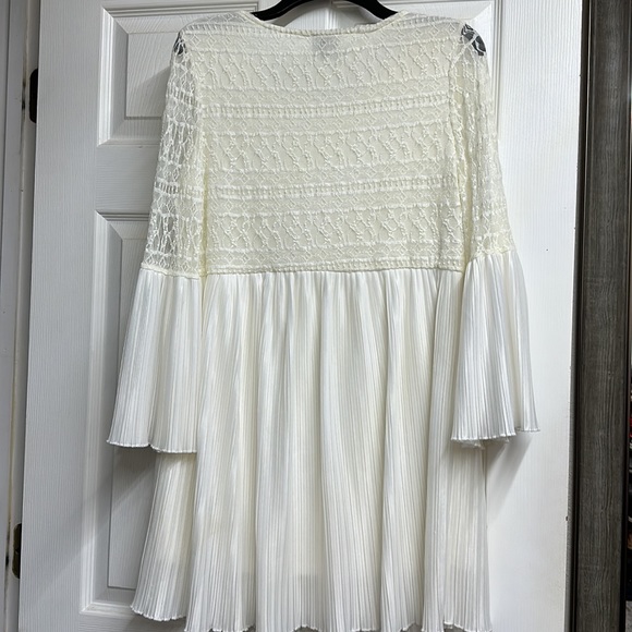 Top - Picture 4 of 4